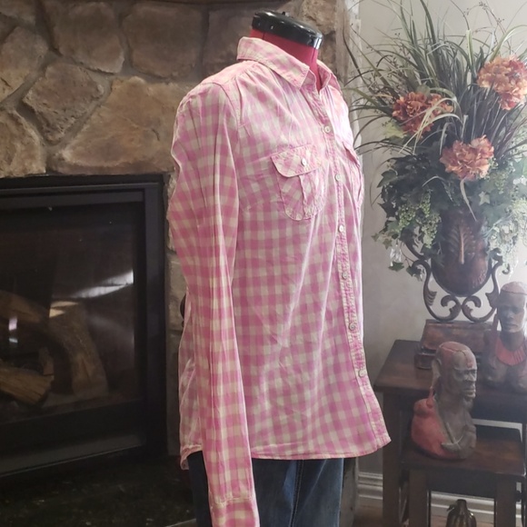 A Pink Checkered Long-Sleeved Shirt - Picture 2 of 4